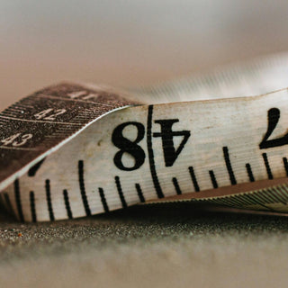 طريقة قياس الجسم لاختيار مقاس الملابس الرجالية بدقة