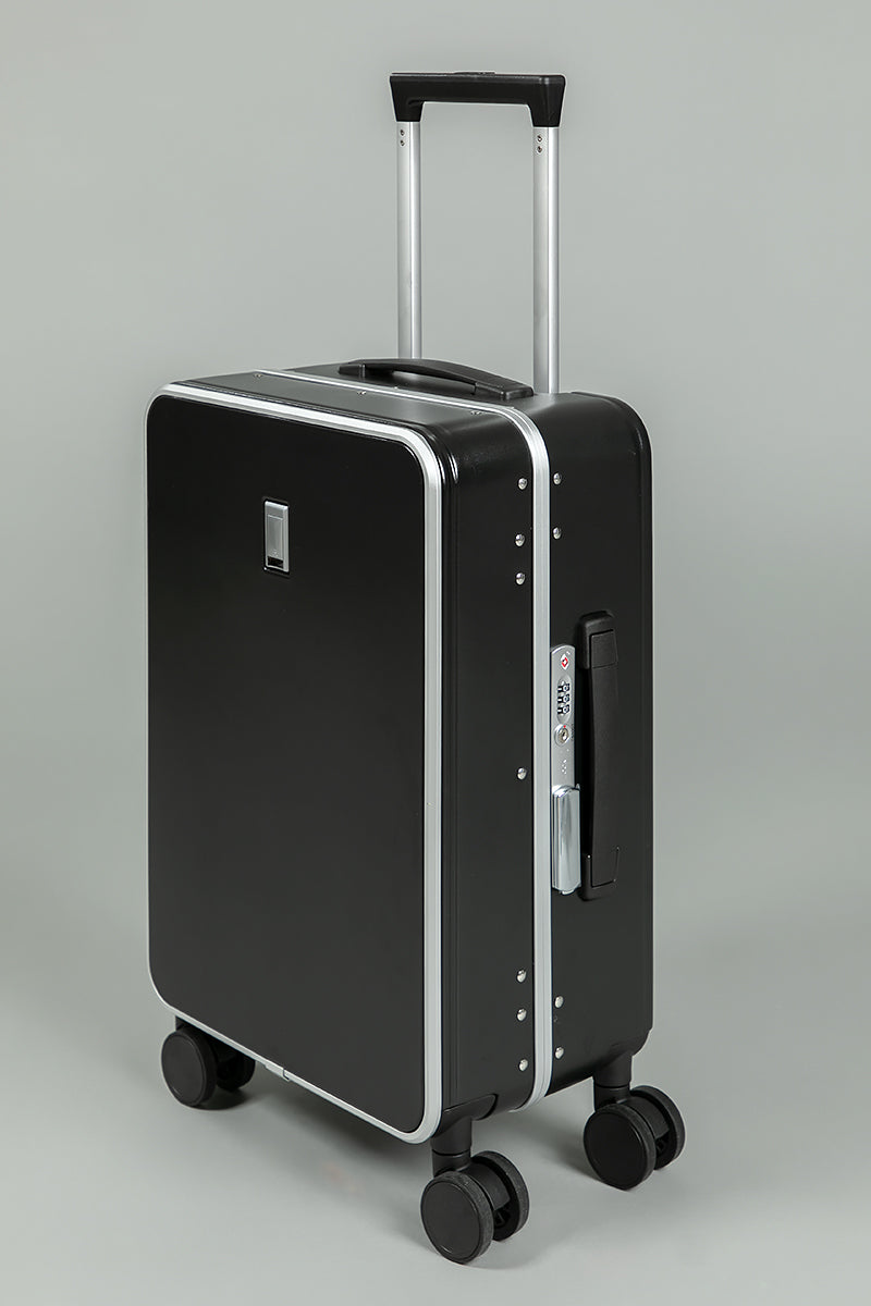 حقيبة سفر بعجلات دوّارة