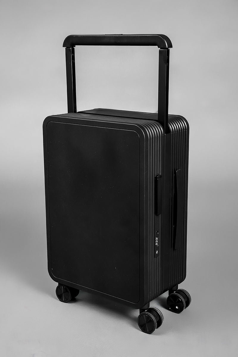 حقيبة سفر بتصميم أنيق ومتين