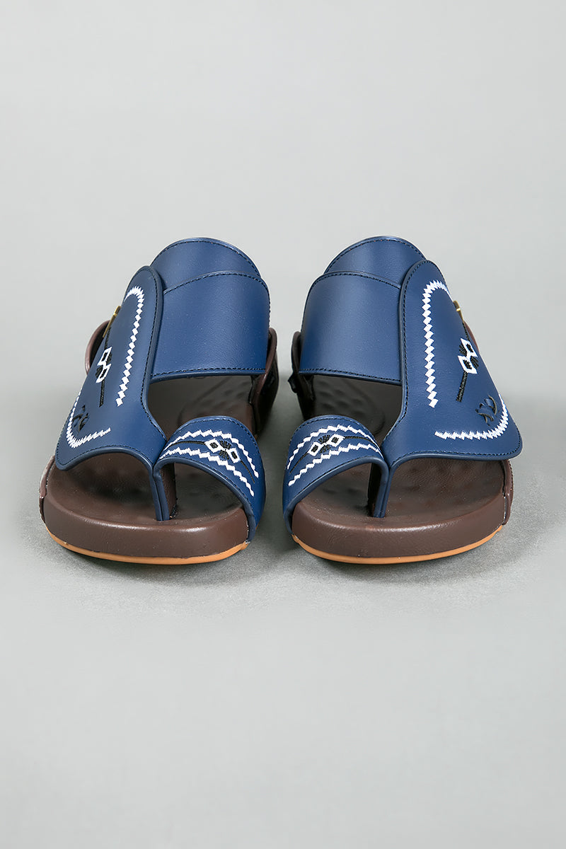 حذاء شرقي للأطفال بتطريز تراثي